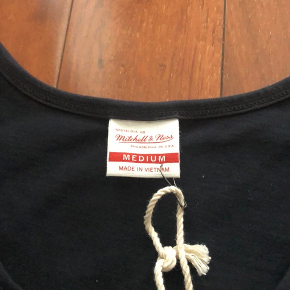 Mitchell & Ness Men’s tank - Picture 3 of 9